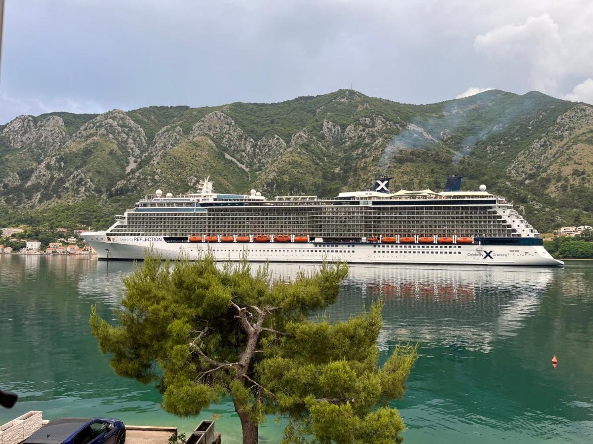Villa Miramare , Dobrota Seafront Kotor Exterior photo