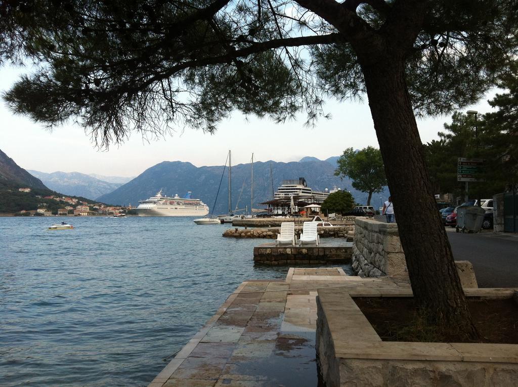 Villa Miramare , Dobrota Seafront Kotor Exterior photo