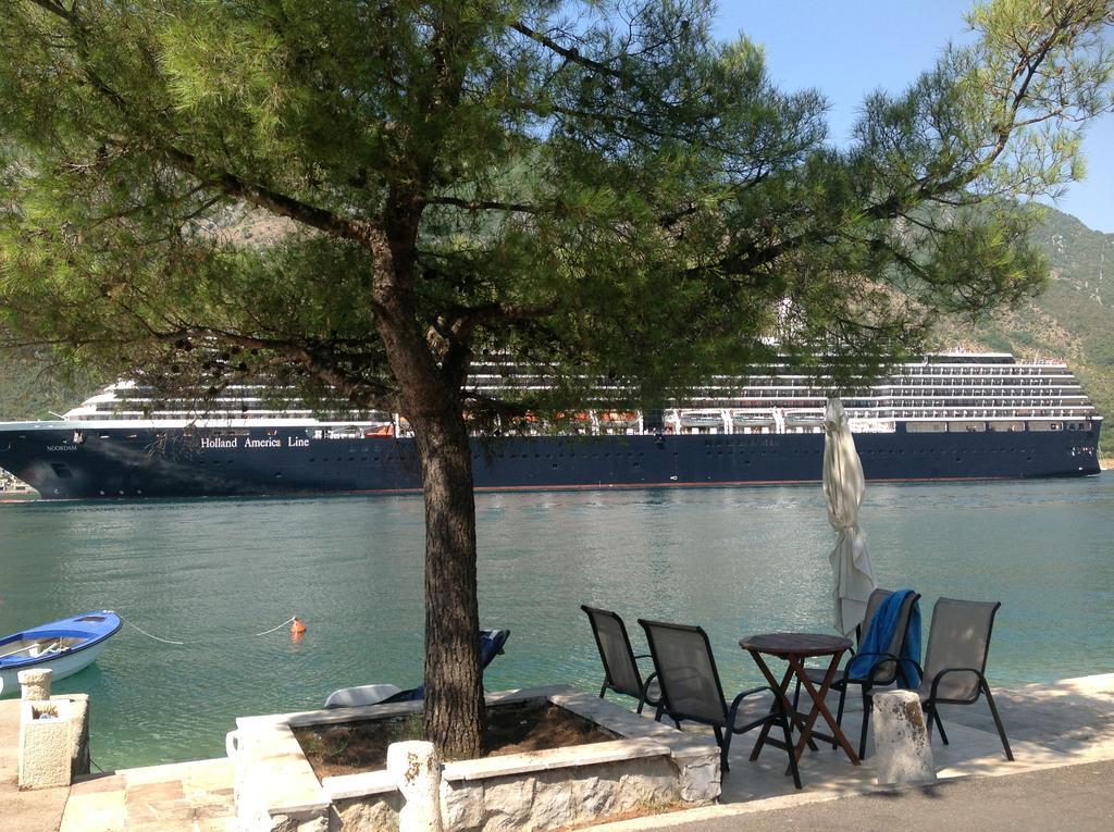 Villa Miramare , Dobrota Seafront Kotor Exterior photo