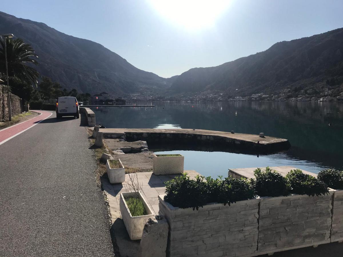 Villa Miramare , Dobrota Seafront Kotor Exterior photo